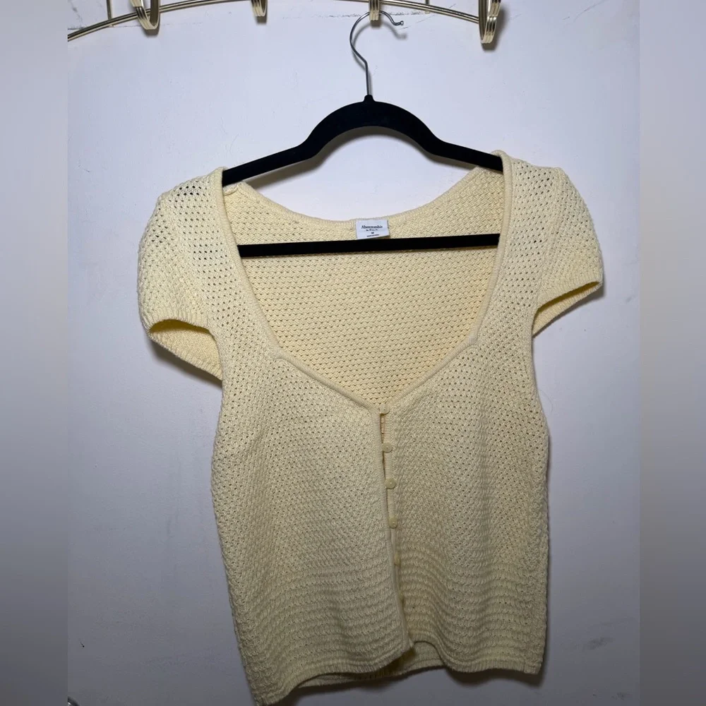 Abercrombie & Fitch Yellow Knit Button-Front Short Sleeve Top - Picture 1 of 4